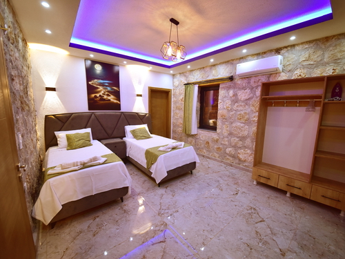  gece  -  Kasım
  | Kalkan Akbel'de Romantik Jakuzili Villa Tatili: Korunaklı Havuz ve Özel Anlar